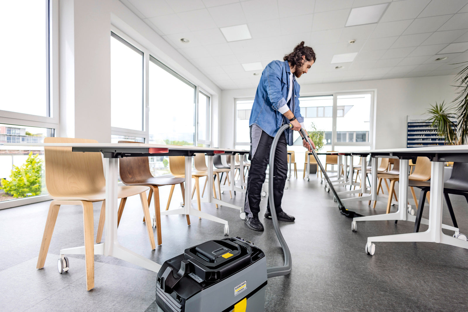 Karcher Battery-Powered Vacuum Cleaner T 10/1 Bp